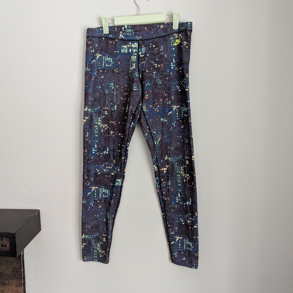 Nike Women's Large Ru City Lights Leggings Active Wear Yoga Running Pants 197